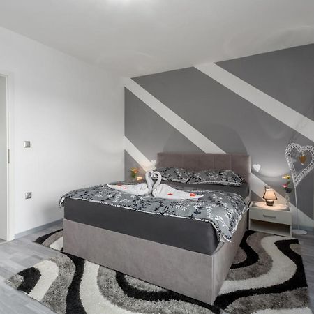 Apartment 50 Shades Of Grey פורץ מראה חיצוני תמונה